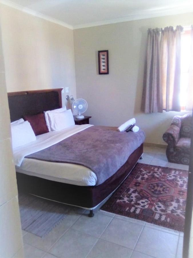 Bread And Barrel Guesthouse Bellville Cape Town Ngoại thất bức ảnh
