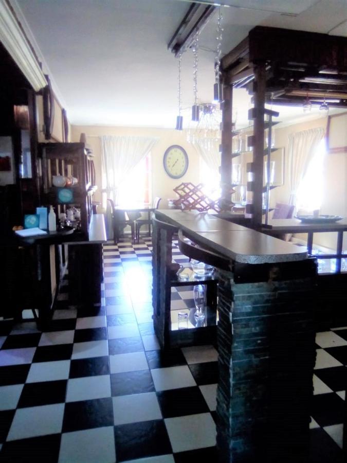 Bread And Barrel Guesthouse Bellville Cape Town Ngoại thất bức ảnh