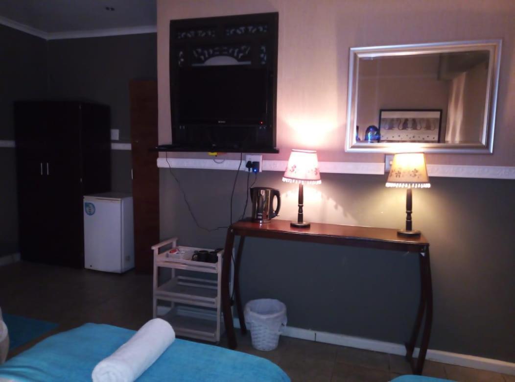 Bread And Barrel Guesthouse Bellville Cape Town Ngoại thất bức ảnh