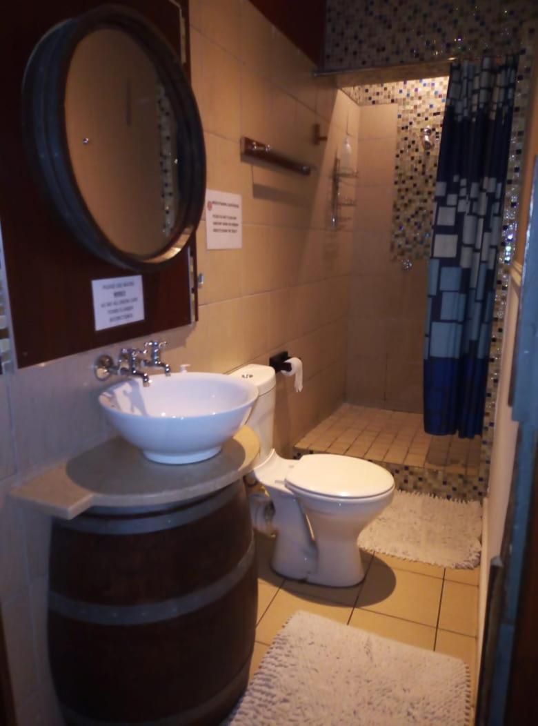 Bread And Barrel Guesthouse Bellville Cape Town Ngoại thất bức ảnh